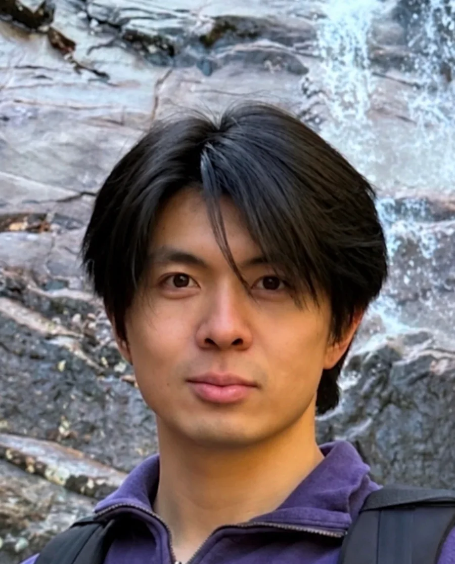 Headshot of Gabriel Feng